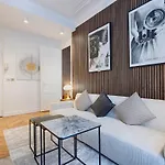 Luxury 2-Bedroom For 6 - Avenue Montaigne