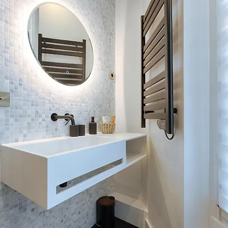 Luxury 2-bedroom For 6 - Avenue Montaigne Appartamento *